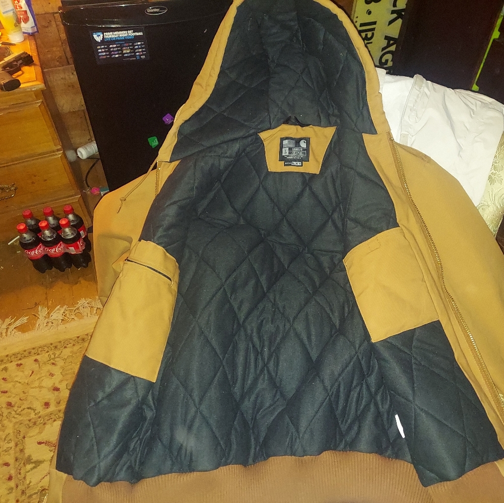 Carhartt  mens coat L